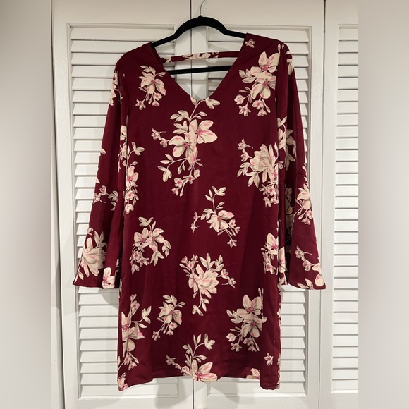 NWT Collective Concepts Womens Dress Wine Color Floral Bell Sleeve Popover - Picture 2 of 6